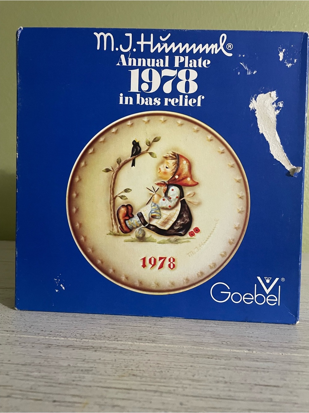 Vintage Goebel M.J. Hummel 1978 Annual Plate — Goebel Collectible (Blue Box)